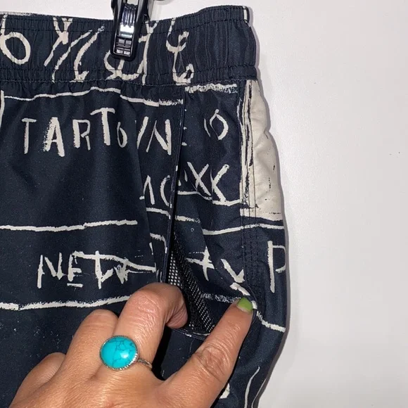 Jean- Michel Basquiat Kahuna Shorts Cotton On - Picture 5 of 11